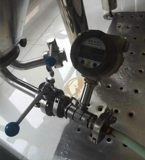 菜籽油流量計現(xiàn)場安裝使用圖